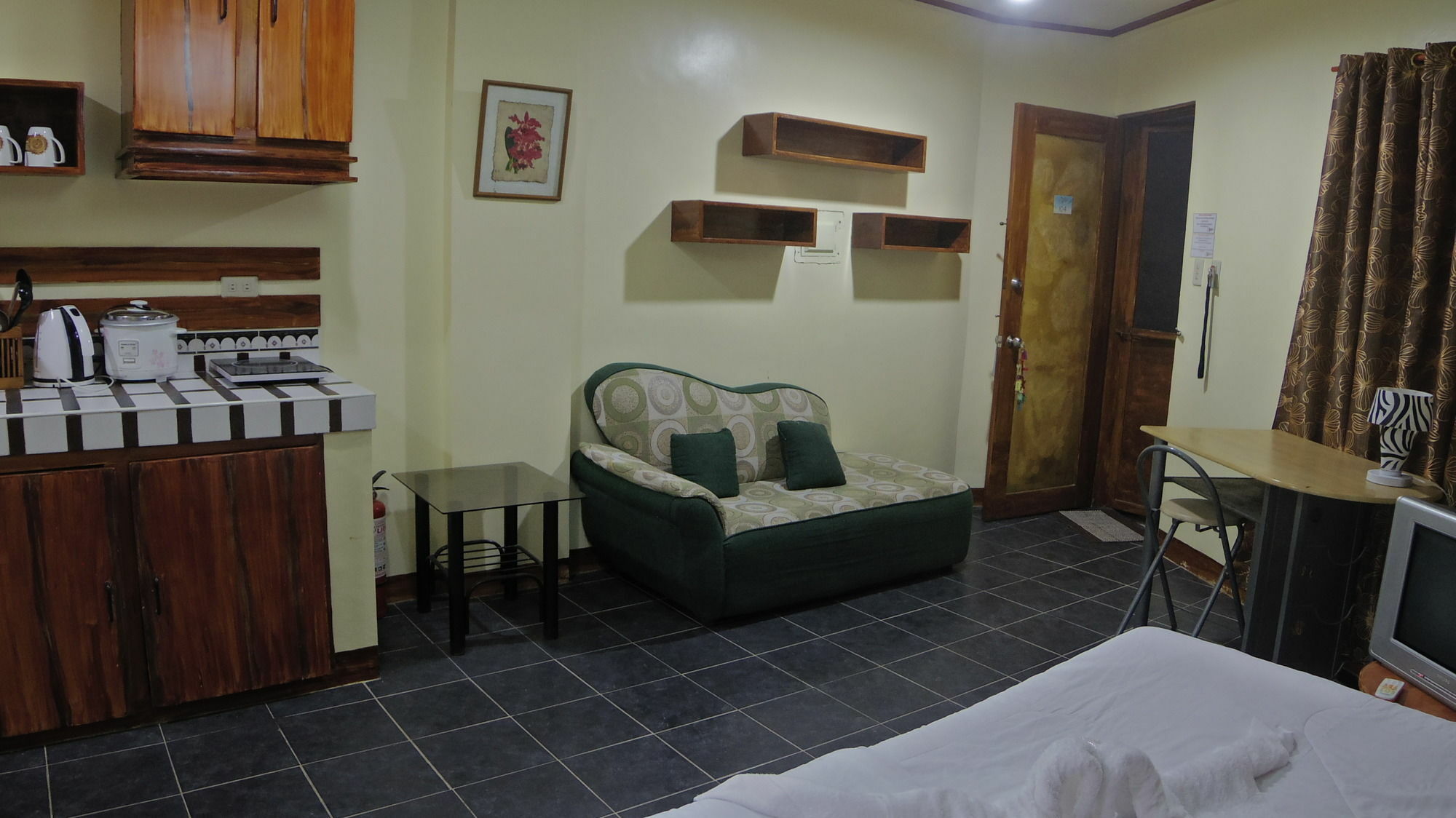 Niu Ohana East Bay Apartments Balabag  Экстерьер фото